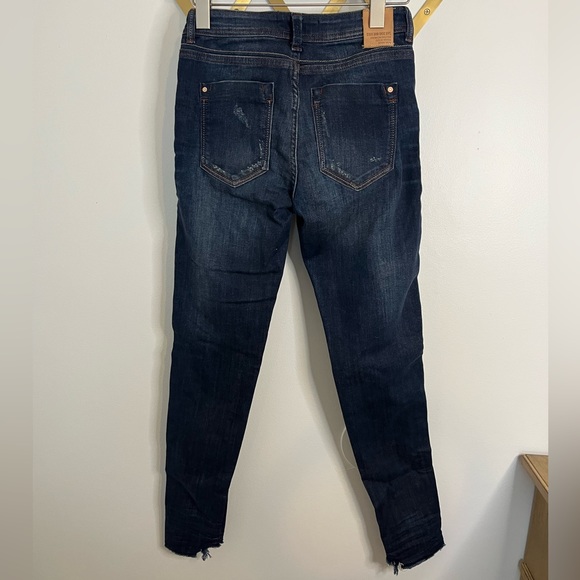 Zara Distressed Skinny Jeans 2 Dark Denim - Picture 5 of 7